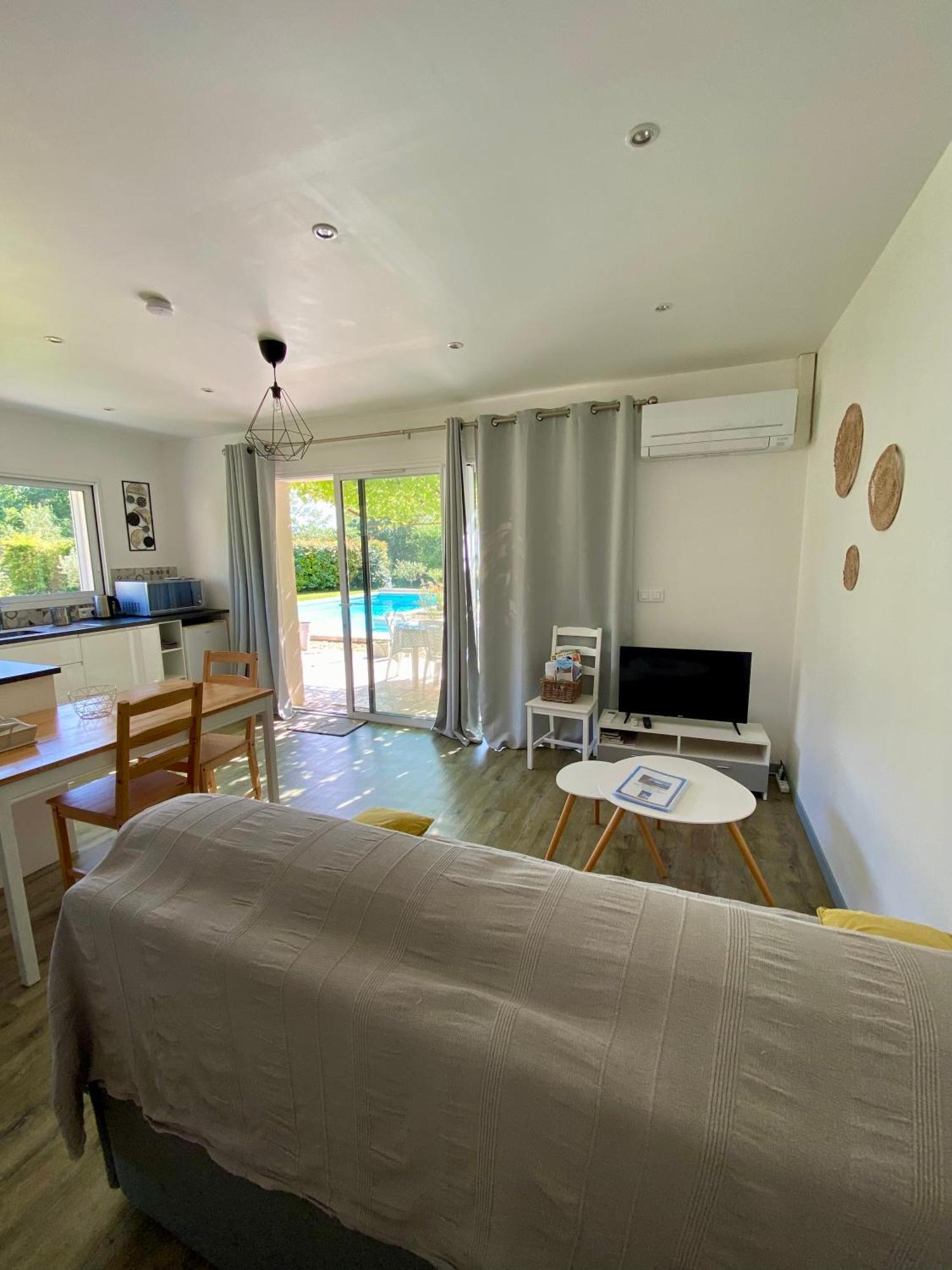 La Petite Maison Robion en Luberon Room photo