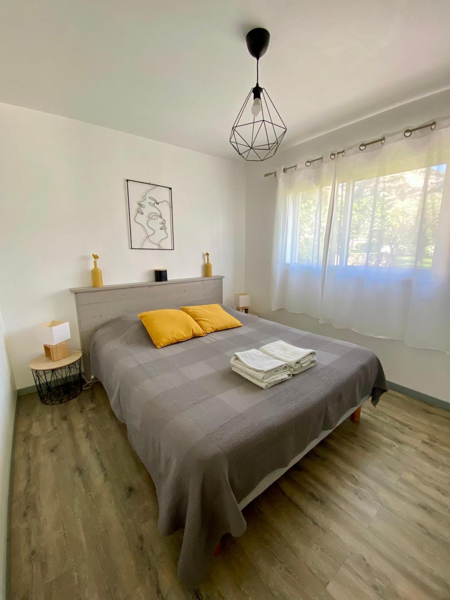 La Petite Maison Robion en Luberon Room photo