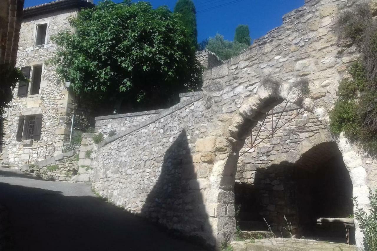 La Petite Maison Robion en Luberon Exterior photo