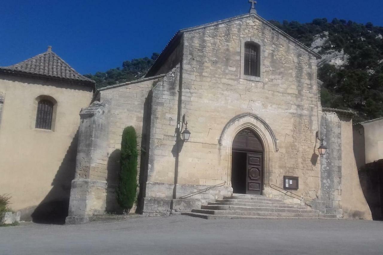 La Petite Maison Robion en Luberon Exterior photo